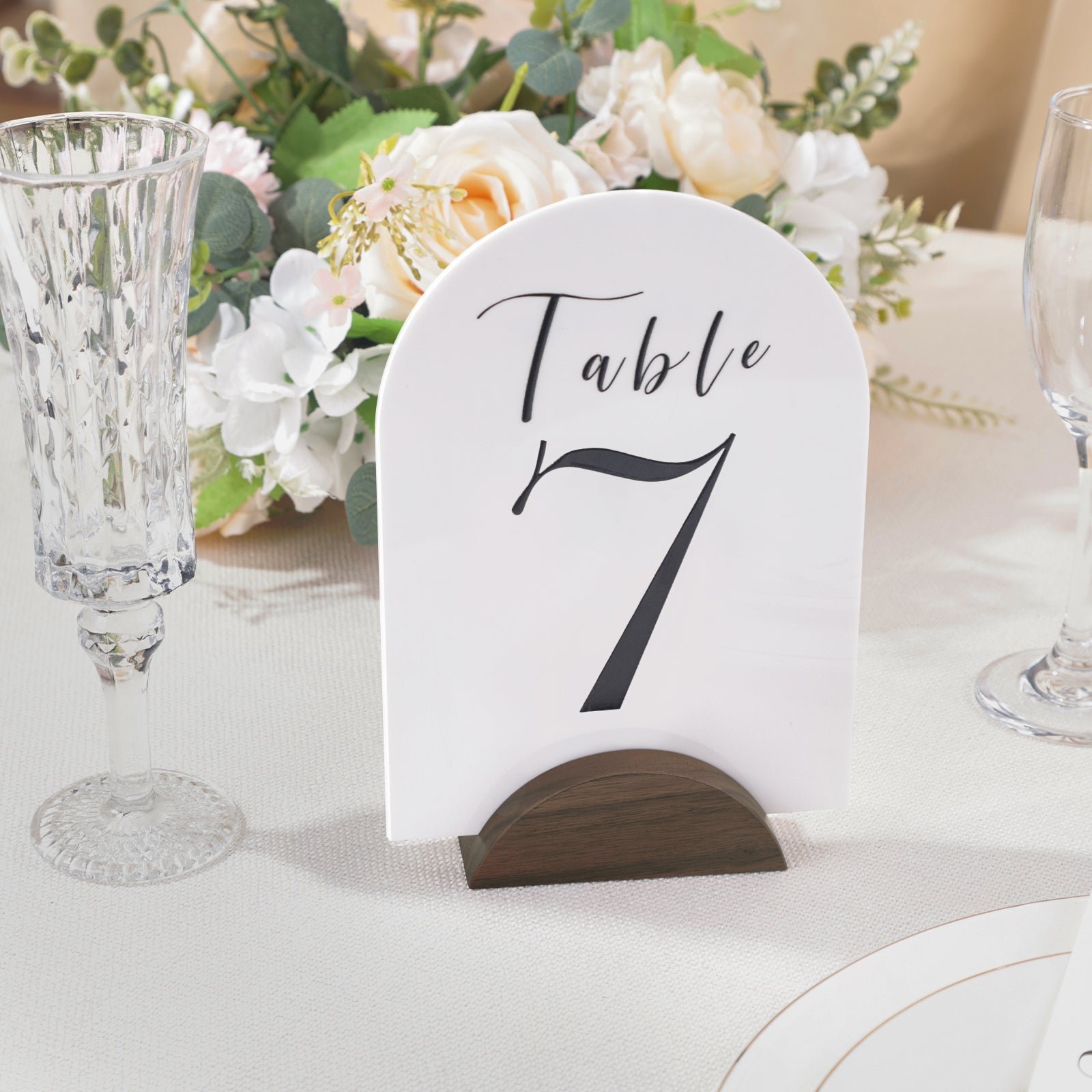 UNIQOOO 6 Pack 3.3" Arch Rustic Walnut Wood Stand with 1/8" Slot, for Wedding Table Number Sign, Place Card Holder, Photo Display Stand | for Event Decor, Retail Shop, Cafe Restaurant Menu, Business Card, Name Tag