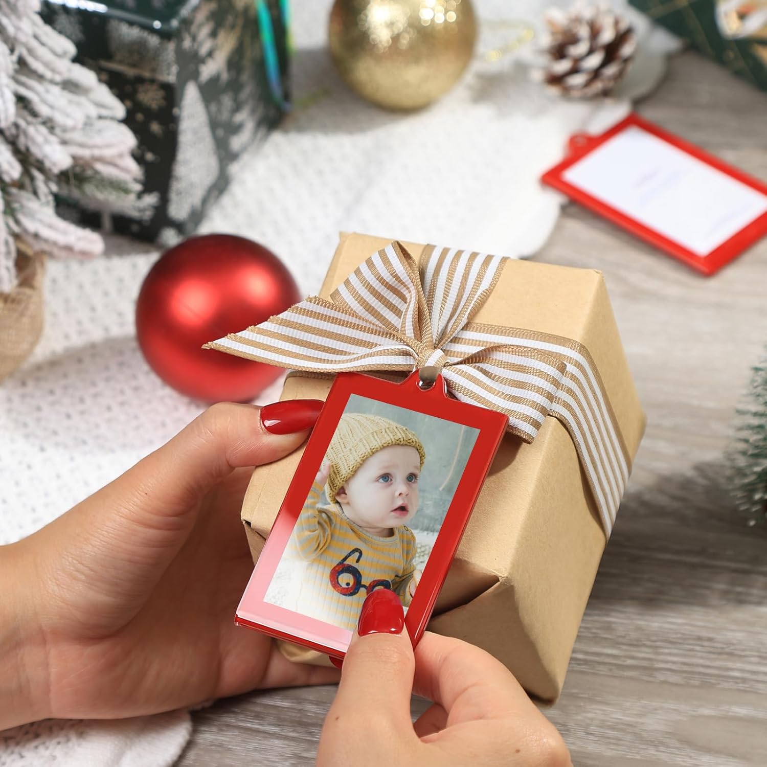 8 Pcs 2 x 3 inch Christmas Acrylic Red Photo Frame Ornaments for Display Picture