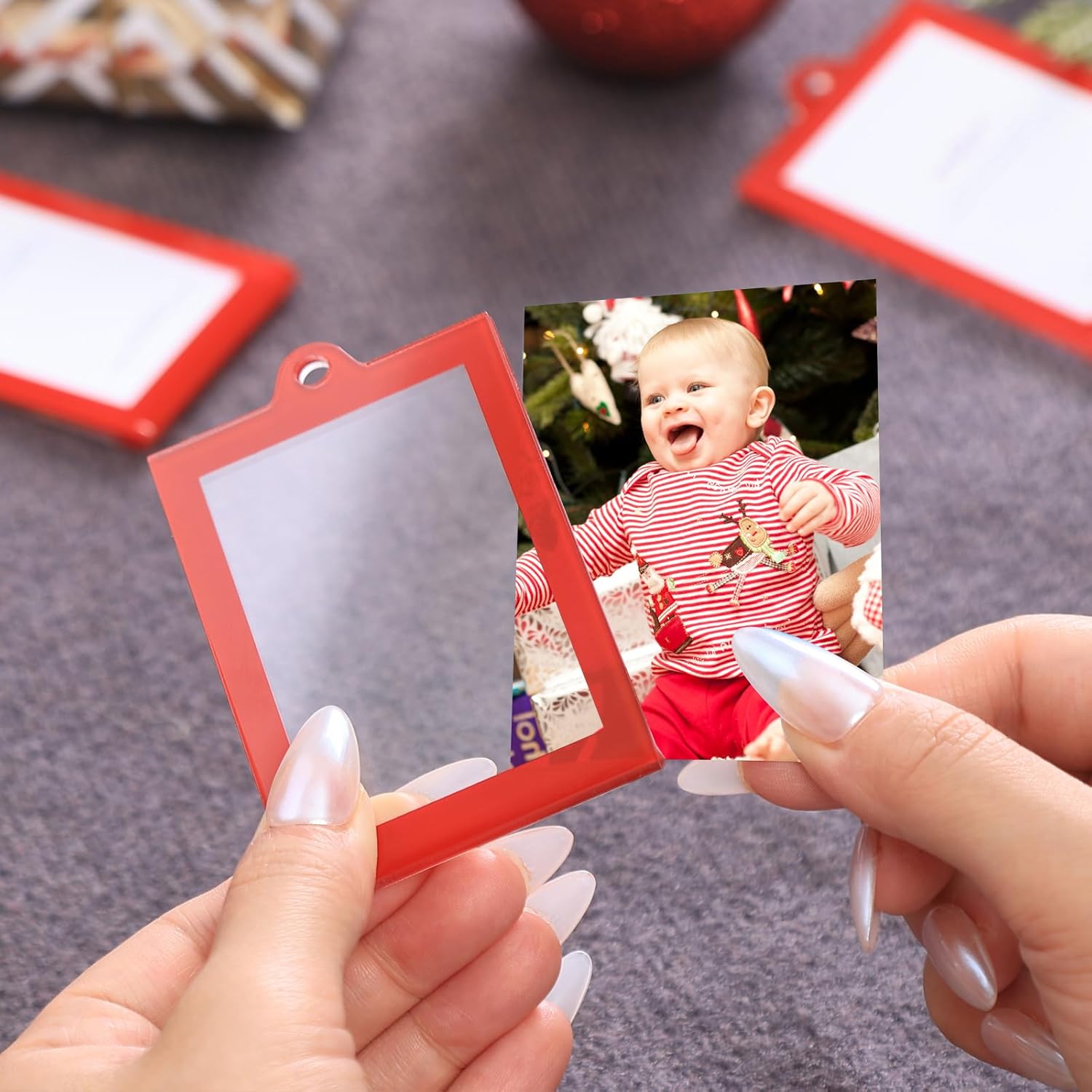 8 Pcs 2 x 3 inch Christmas Acrylic Red Photo Frame Ornaments for Display Picture