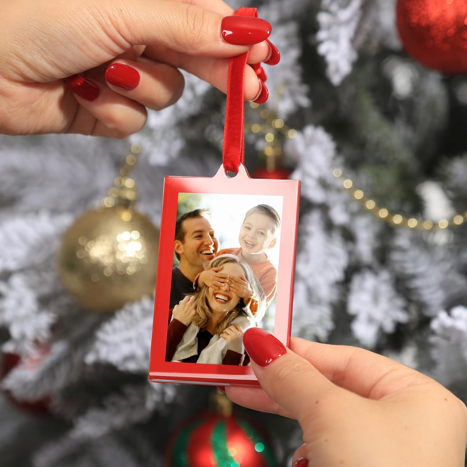 8 Pcs 2 x 3 inch Christmas Acrylic Red Photo Frame Ornaments for Display Picture